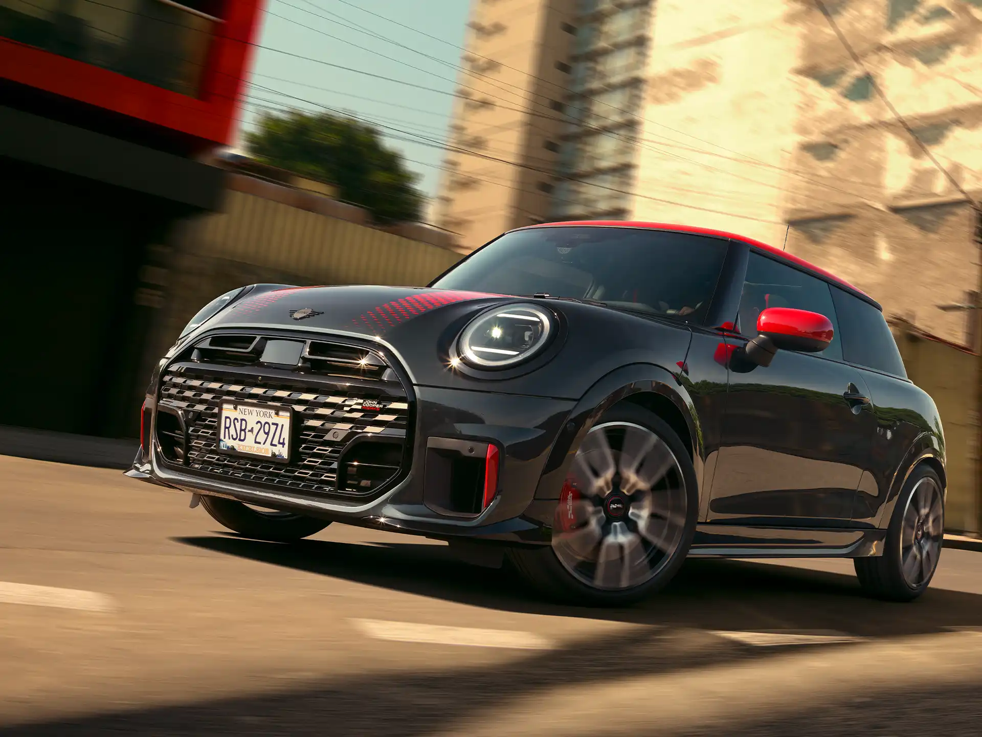 MINI John Cooper Works – F66 JCW sett fra siden