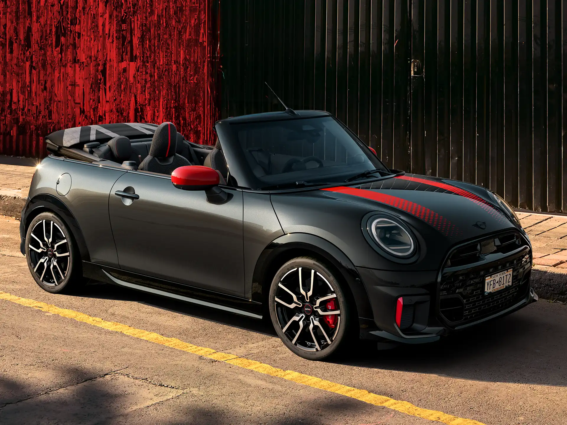 MINI John Cooper Works – F67 JCW sett fra siden